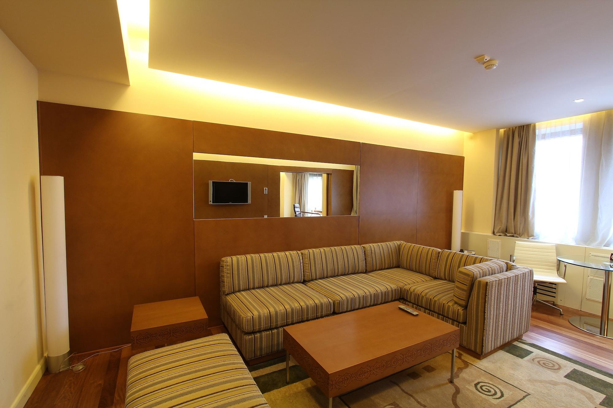 The Dostyk Hotel Almaty Exteriér fotografie